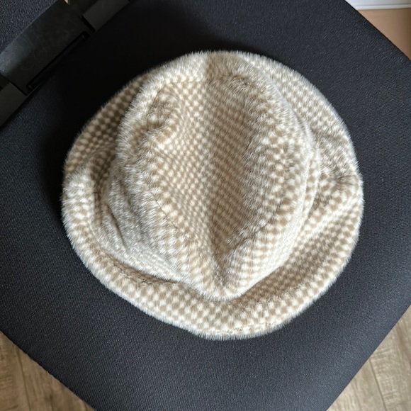 ASOS FAUX FUR CHECK CHECKERED CREAM BUCKET HAT UNISEX - Picture 4 of 7